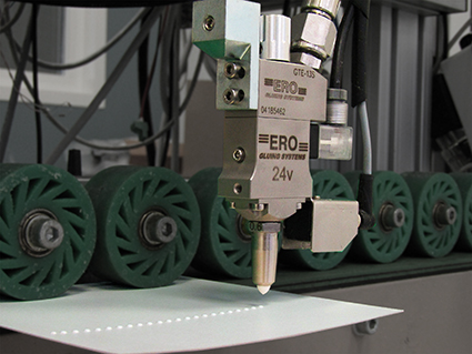 ERO Gluing Systems presenta una soluzione di incollaggio completa per colle compostabili