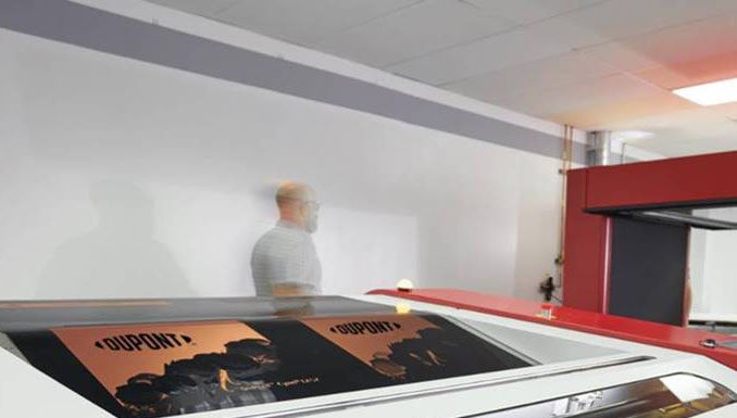 DuPont festeggia 1500 installazioni del sistema di trattamento termico flessografico DuPont Cyrel® FAST