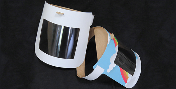 Oppboga Bruk AB fornisce il cartone per la produzione di visiere usa e getta