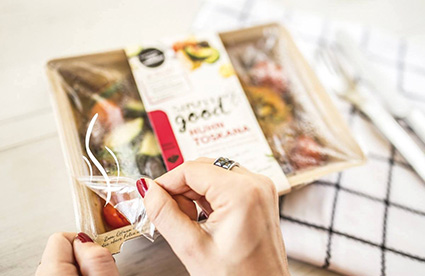 Halopack di Box Marche: cuore di carta per un vassoio bello ed ecologico