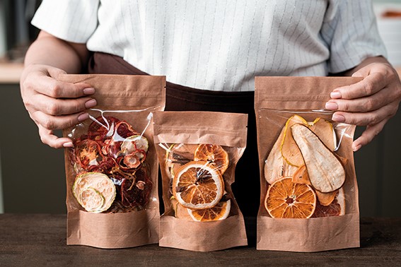 COIM presenta un nuovo adesivo compostabile per il food packaging