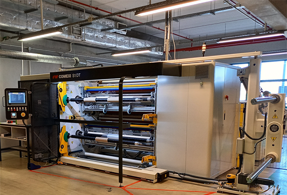 Wipak Polska Acquires a Second Comexi S1 DT Slitting Machine for Its Quality and High Productivity
