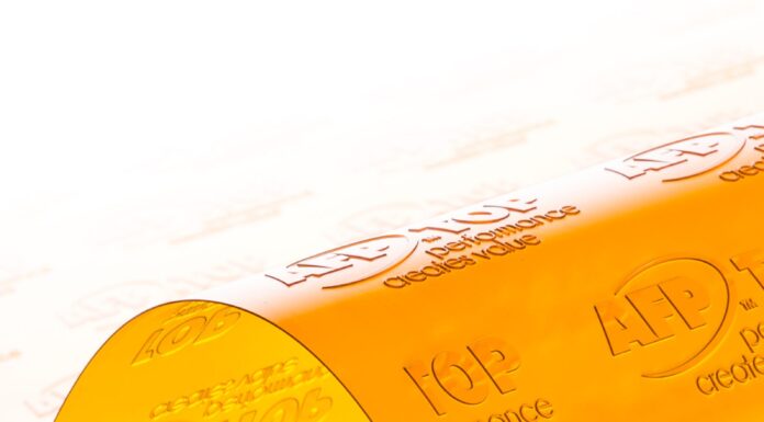 Miglioramenti dell’impronta ambientale quotidiana per lo sviluppo di lastre flessografiche