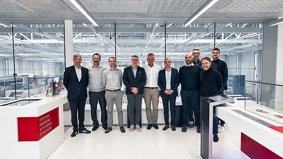 BOBST acquisisce una partecipazione di maggioranza in Dücker Robotics per contribuire a realizzare la sua visione sul futuro della produzione di imballaggi