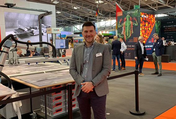 Zünd – Hall 8 Stand E09/F14 Viscom Aldo Arabia, Sales Manager Zund Italia