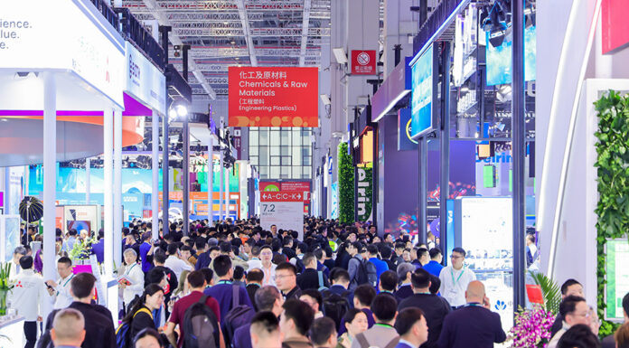 CHINAPLAS 2024: affluenza record di oltre 320.000 visitatori Chinaplas_visitors_2