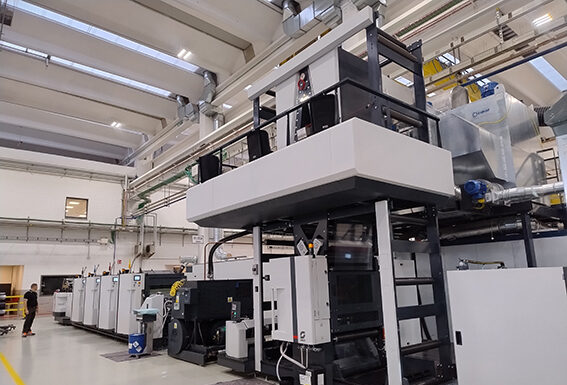 Packaging Printing Revolution: OMET presenta la Varyflex V4Offset per imballaggi su film e cartone leggero omet