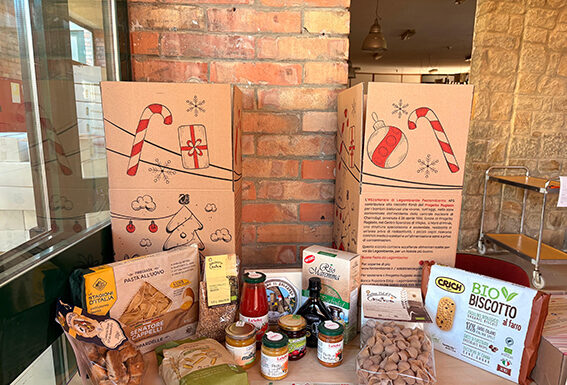 EcoNatale 2025: Legambiente e Associazione Italiana Scatolifici insieme per un Natale sostenibile e solidale Econatale