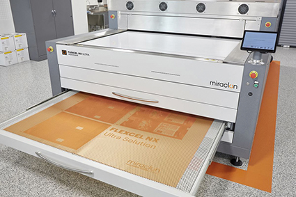 Mavigrafica raddoppia la capacità di produzione di lastre con lavaggio ad acqua grazie alla seconda FLEXCEL NX Ultra Solution di Miraclon Miraclon Mavigrafica