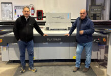 Berchet cambia marcia con il flatbed industriale di Liyu KC 3020 Pro XL Plus Liyu Berchet LIYU